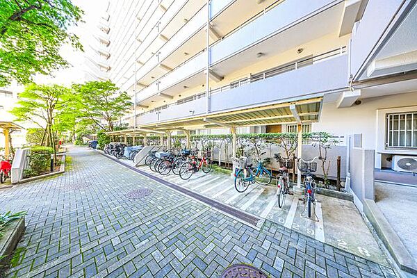 駐輪場の空き状況に関しましては担当者までお問い合わせください。