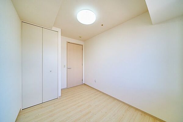 洋室クローゼットの付いたお部屋です。