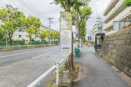 『前田ハイツ前』停まで約70m（約1分）東戸塚駅までバス6分も利用可。