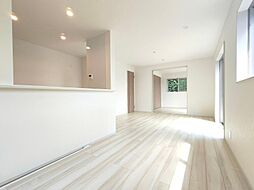 町田市相原町　A棟 4LDKのリビング/ダイニング