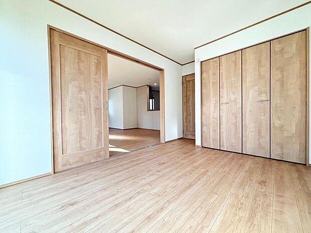 一階に居室があると来客時やキッズスペースなど幅広くお過ごしできます。