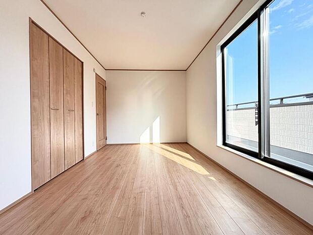 広々空間で家族一緒に寝れますね!