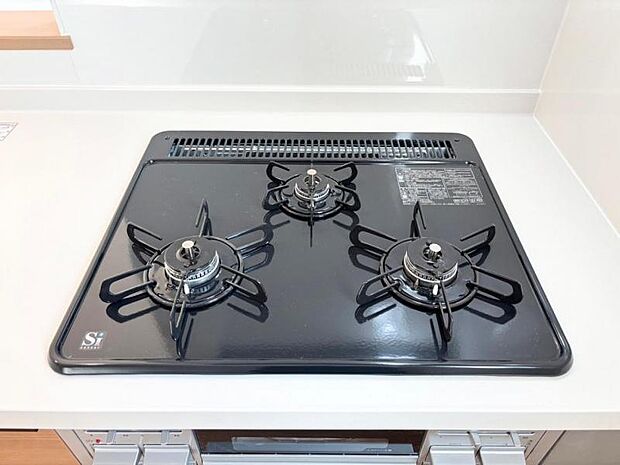 コンロは3口になっております！お料理時間も短くなりもう一品食卓を彩れそうですね！
