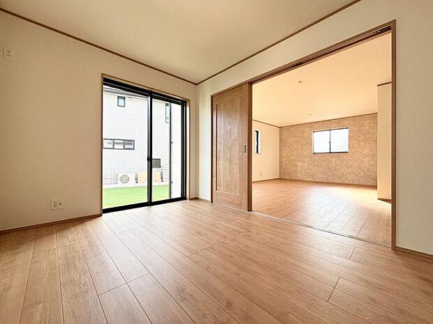 一階に居室があると来客時やキッズスペースなど幅広くお過ごしできます。