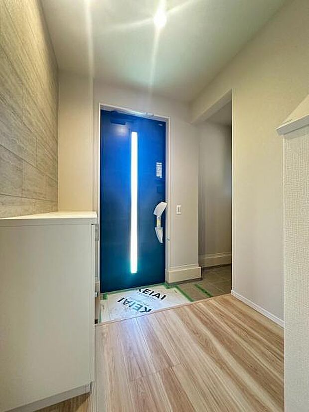 リビングにて笑顔たくさん、暖まる一家団欒の時間を