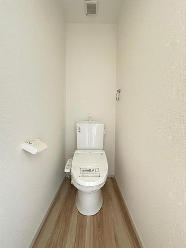 おうち時間に彩を。素敵な居室空間です。