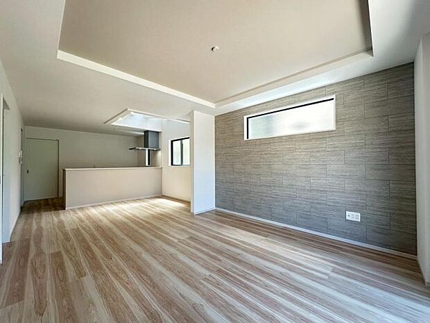 ダイニングテーブルやソファもこだわりたくなるような空間です!