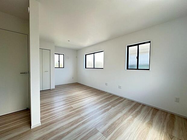 広々空間で家族一緒に寝れますね!