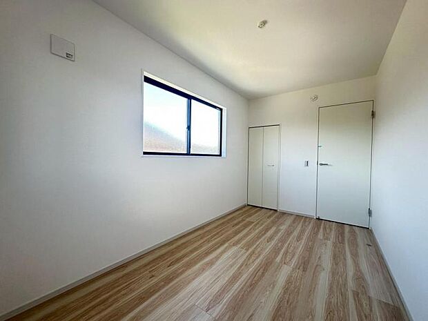 収納ボックスを置いて自分好みにできますね!