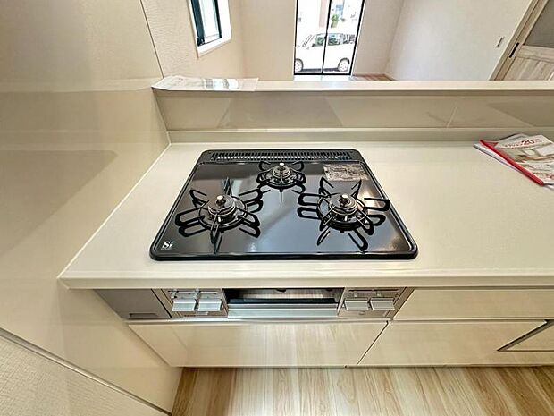 食洗器はキッチンのマストアイテムですね!食器洗いもボタン一つで済んじゃいます!