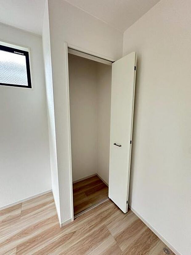 収納ボックスを置いて自分好みにできますね!