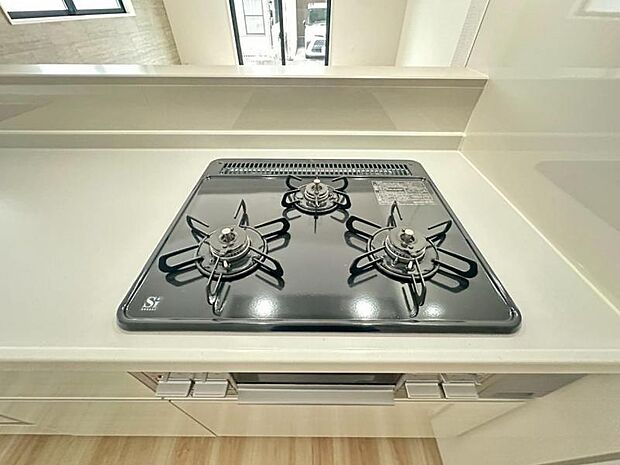 コンロは3口になっております!お料理時間も短くなりもう一品食卓を彩れそうですね!