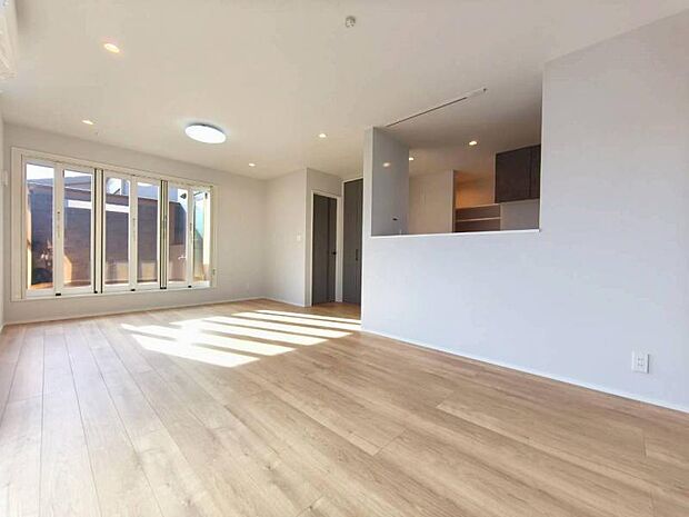 お店で見掛けた「あの家具」でも自由に配置できるゆとりのリビング空間。