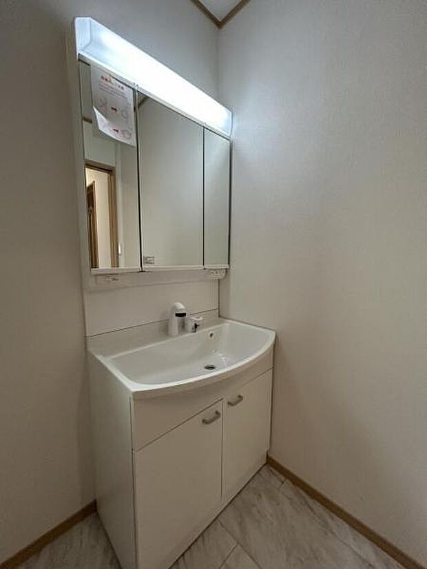 清潔感ある洗面台で気持ちも高まりますね!