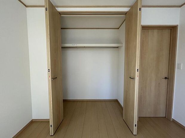 収納ボックスを置いて自分好みにできますね!