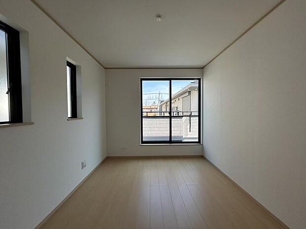 広々空間で家族一緒に寝れますね!