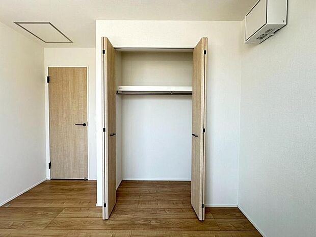 おかたづけ、とにかく入れて、閉めるだけ。それくらい大きな収納です!