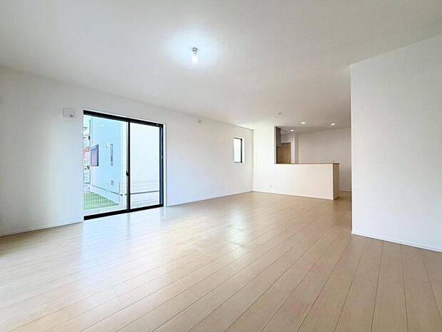 お店で見掛けた「あの家具」でも自由に配置できるゆとりのリビング空間。