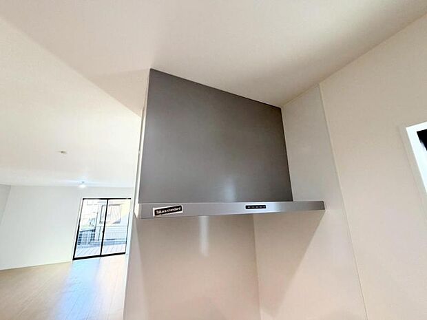 コンロは3口になっております！ お料理時間も短くなりもう一品食卓を彩れそうですね！ 