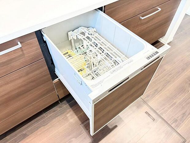 給湯機器を操作できるリモコン。 離れたところからお風呂を沸かしたり、乾燥等を操作できます。