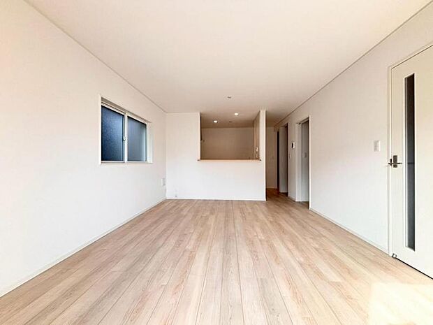 お店で見掛けた「あの家具」でも自由に配置できるゆとりのリビング空間。