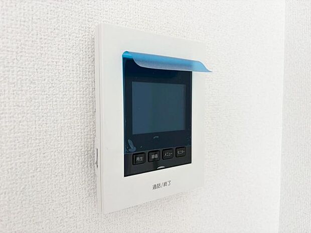 トイレは洗浄機能を標準完備、清潔な空間が印象的です。