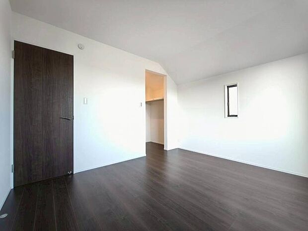 収納スペースも確保し、利便性ある空間。