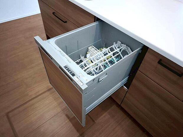 食洗器はキッチンのマストアイテムですね！ 食器洗いもボタン一つで済んじゃいます！ 