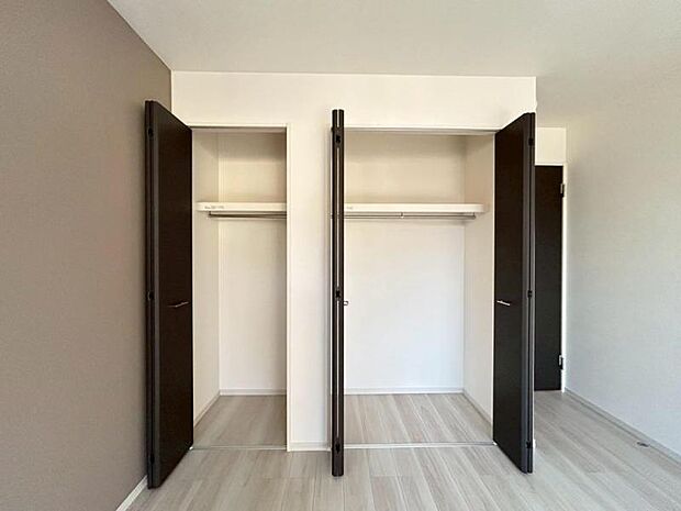 おかたづけ、とにかく入れて、閉めるだけ。それくらい大きな収納です！