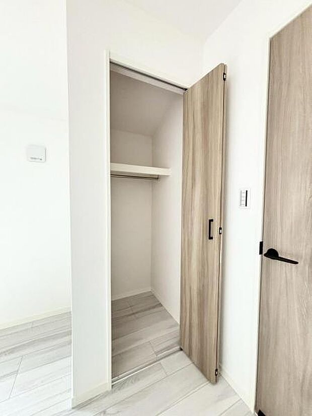 収納ボックスを置いて自分好みにできますね!