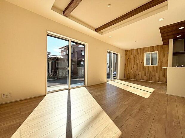 ダイニングテーブルやソファもこだわりたくなるような空間です!