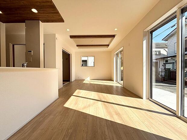 食卓も大空間のリビングで笑顔に包まれそうですね!