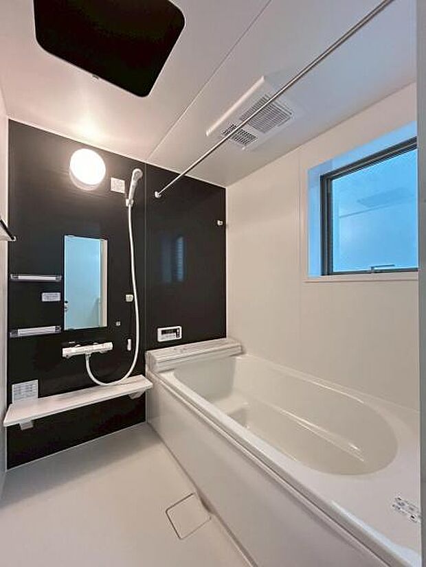 ■浴室スペースもゆとりがあり、お子様と入るなど、いつか過ごせなくなるお時間をたくさん過ごしてください!