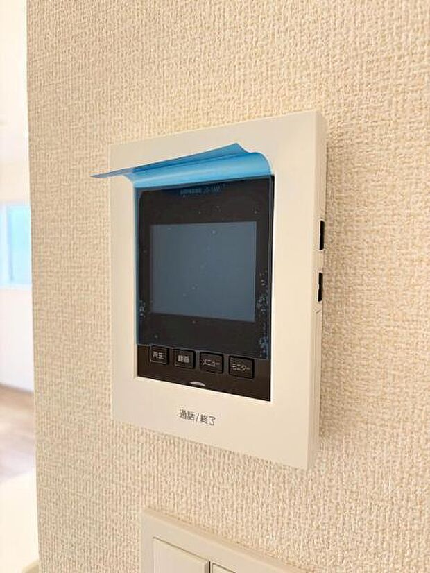 モニター付きのインターフォンですので予定外の来客も顔が見えますので安心して対応できますね！