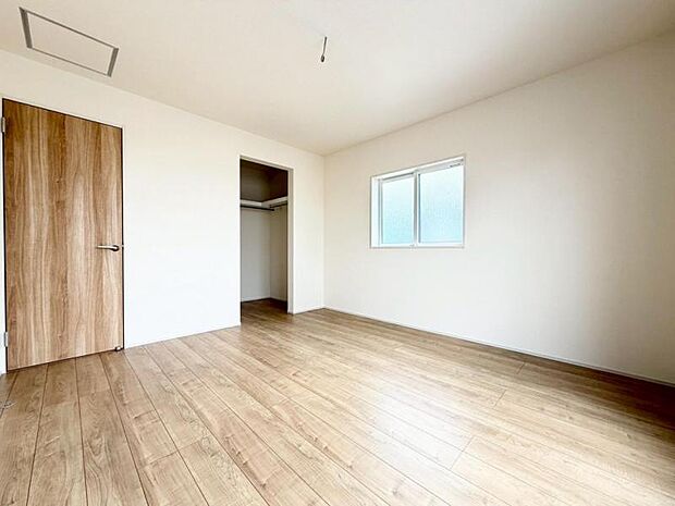休日はゆったり過ごせる洋室です 