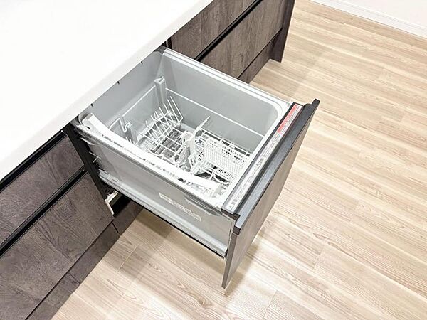 食洗器はキッチンのマストアイテムですね！食器洗いもボタン一つで済んじゃいます！