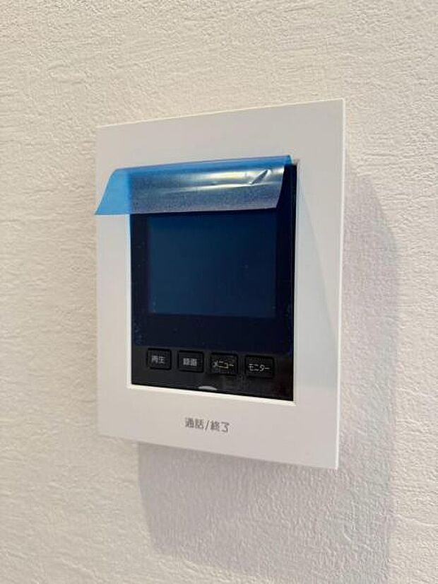 モニター付きのインターフォンですので予定外の来客も顔が見えますので安心して対応できますね!