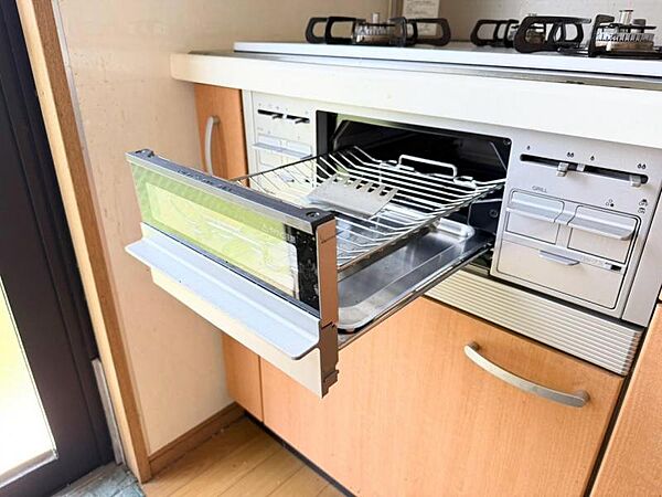 旬のお魚を焼き楽しむのも良し、お正月に御餅を焼くのもありですね！
