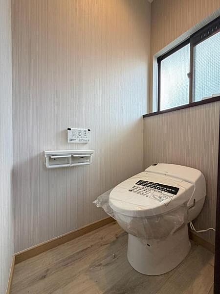 各階にトイレがあることで、わざわざ階段を上り下りする必要もなく快適。家族それぞれが使いやすい、嬉しい設備です。