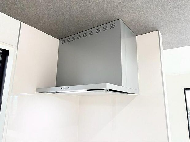 強力換気で調理中の煙や匂いをしっかり排出!