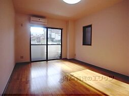 メゾン近松 1階1Kのリビング/ダイニング