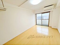 フラッティ龍大南 401 4階1Kのリビング/ダイニング