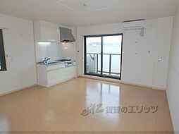 プレッソ鳥羽離宮 302 3階1LDKのリビング/ダイニング