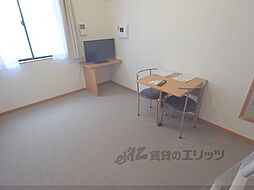 レオパレスメゾンエトワール桂南 2階1Kのリビング/ダイニング