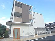 向日町駅より徒歩32分 築6年4ヶ月 3階建の賃貸物件