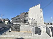 長岡京駅より徒歩8分 新築 3階建の賃貸物件