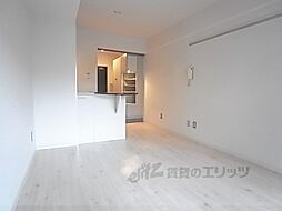 京阪本線 藤森駅 徒歩8分の賃貸マンション 4階ワンルームのリビング/ダイニング