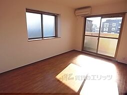 京都市営烏丸線 くいな橋駅 徒歩9分の賃貸マンション 4階1Kのリビング/ダイニング