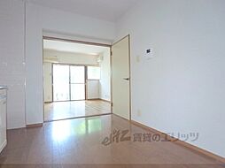 京都地下鉄東西線 椥辻駅 徒歩14分の賃貸マンション 1階2DKのリビング/ダイニング