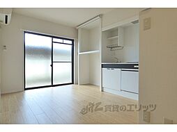 阪急京都本線 長岡天神駅 徒歩3分の賃貸マンション 1階ワンルームのリビング/ダイニング